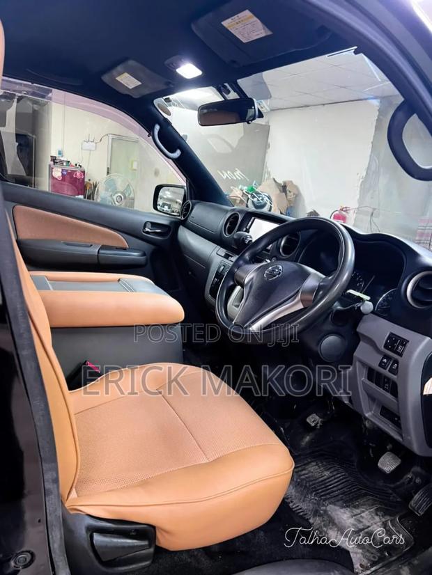 Toyota HiAce 2012 White - thumbnail 4