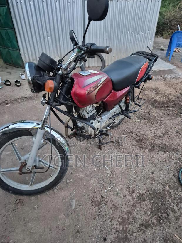 Bajaj Boxer 100 2022 Red - main view