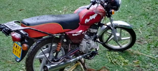 Bajaj Boxer 100 2018 Red - main view