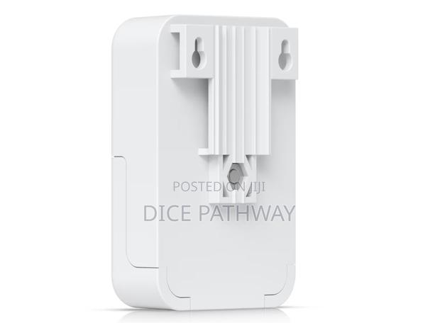 Ubiquiti Ethernet Surge Protector Gen 2 (Eth-Sp-G2) - thumbnail 3
