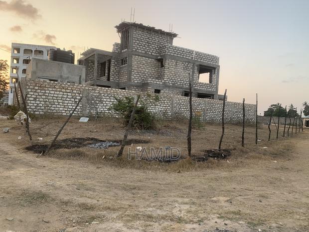 40 by 80 Corner Plot at Barawa Utange With Title Deed - main view