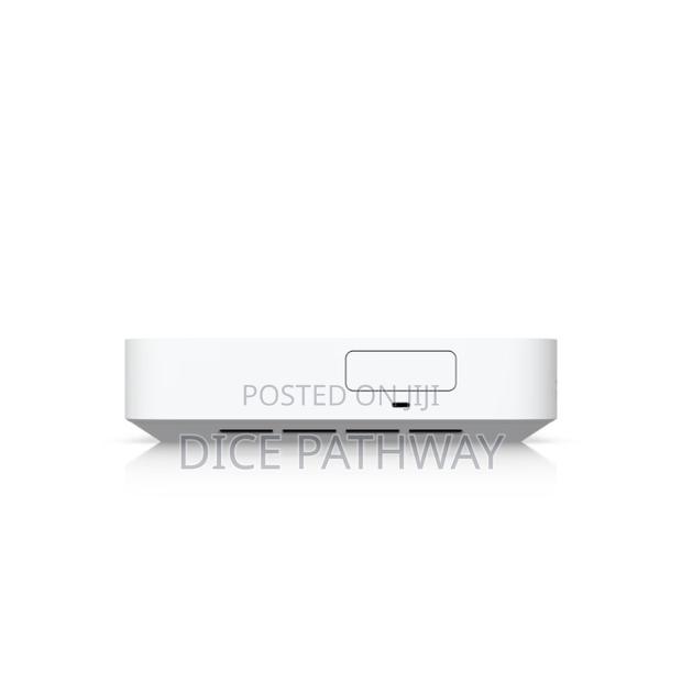 Ubiquiti Ucg-Max Cloud Gateway Max