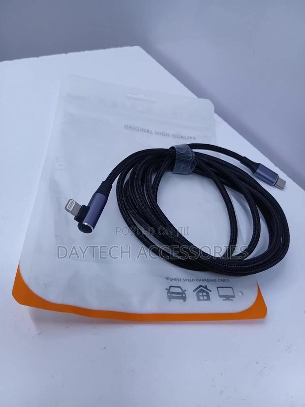Right Angled Braided Nylon Usb-C to Lightning Charging Cable - thumbnail 3