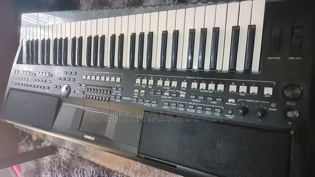 Yamaha PSR Sx600. - thumbnail 3