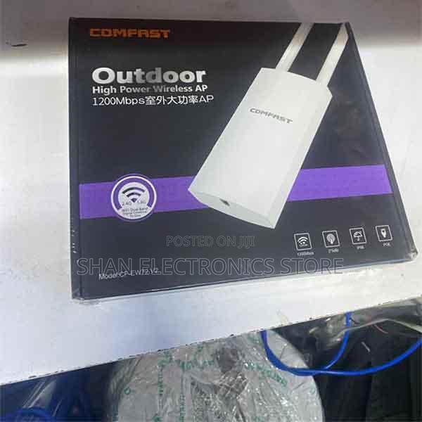 Cfew72 Ip66-Rated Weatherproof 1200mbps Dual Band 5g Router High Power