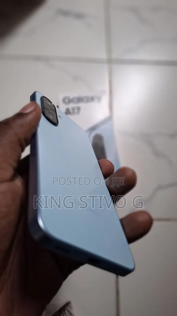 Samsung Galaxy A17 256 GB Blue - thumbnail 4