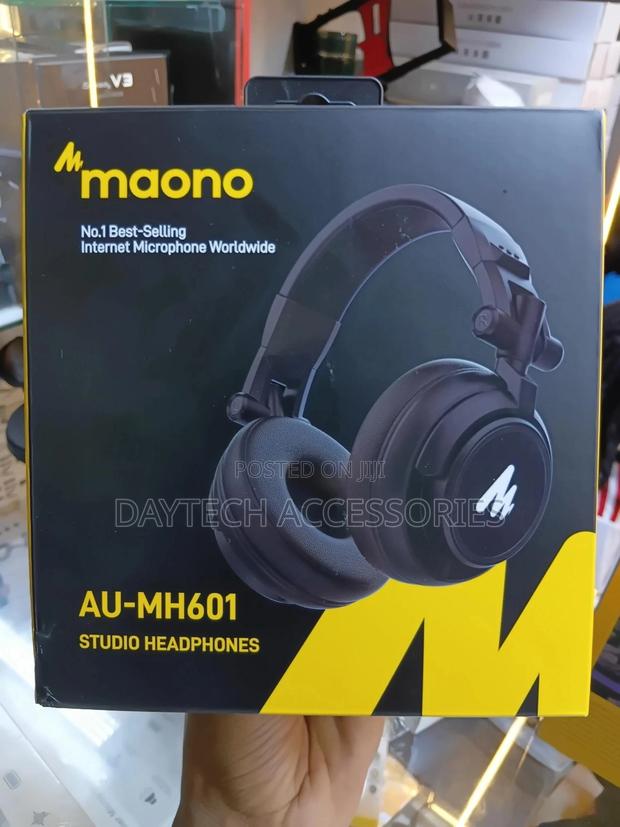 The Maono Au-Mh601 Studio Headphones.