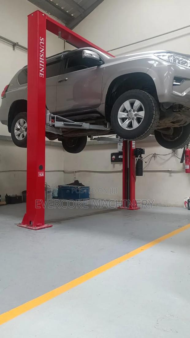 4 Tonne Car Two Post Lift Machine Electro Hydraulic. - thumbnail 2