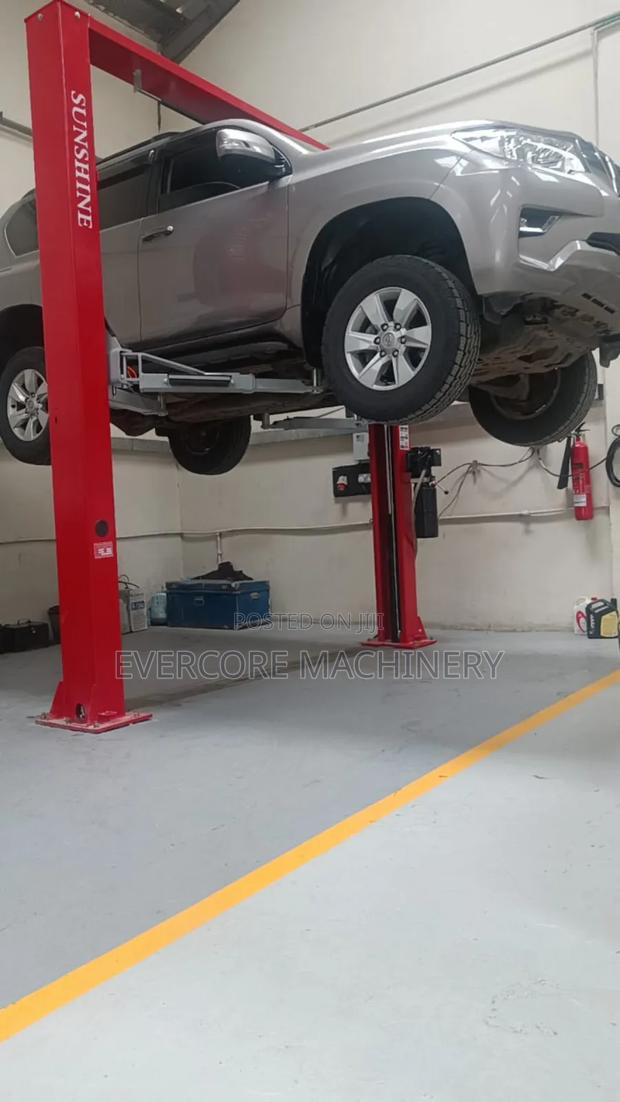 4 Tonne Car Two Post Lift Machine Electro Hydraulic. - thumbnail 3