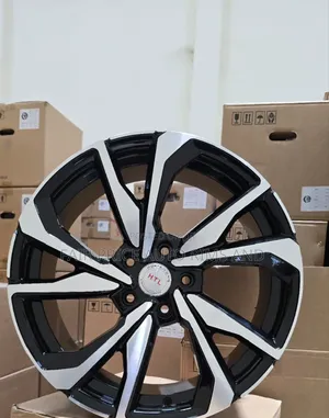 Size 18/5 Holes Black And Silver Sports Rims