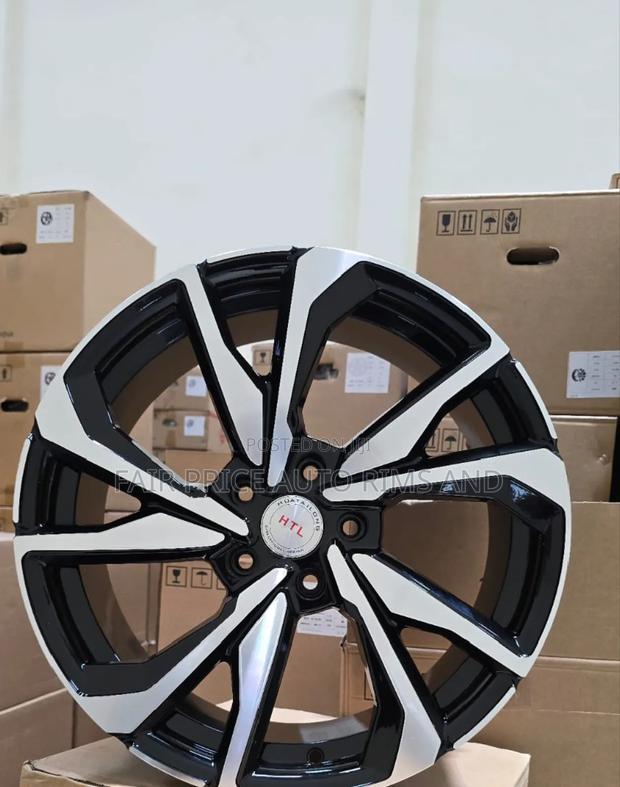 Size 18/5 Holes Black And Silver Sports Rims