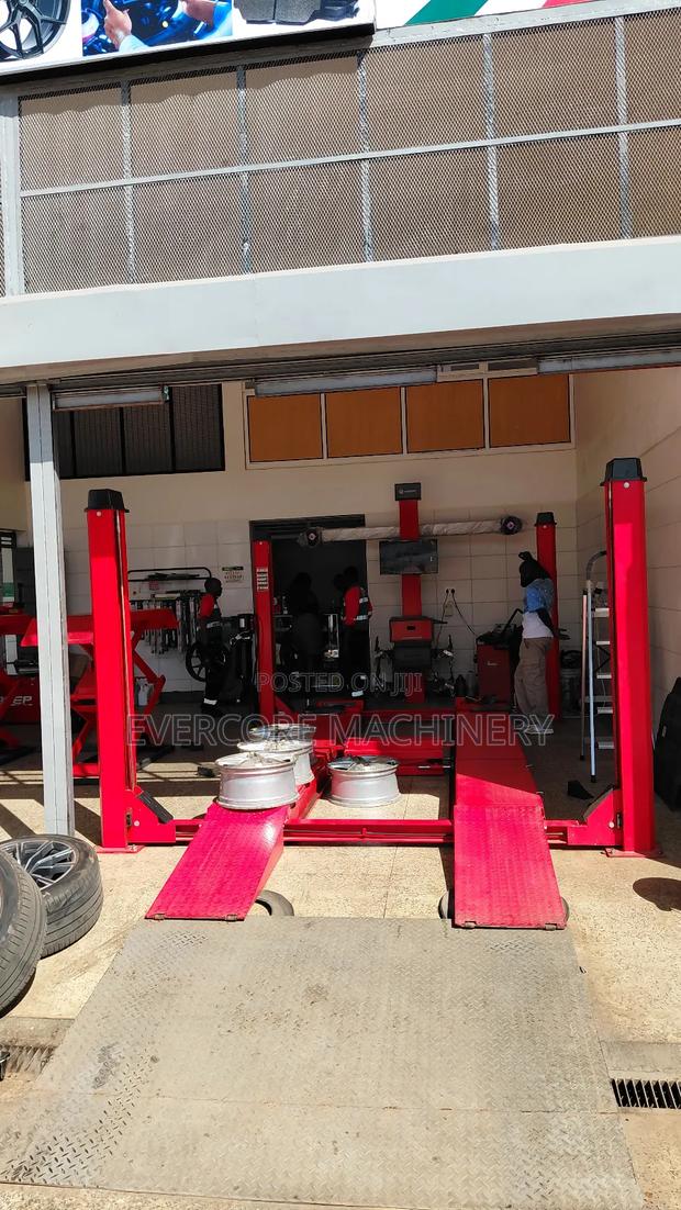 Wheel Alignment Machine Set With 4 Post Carlift Machine. - thumbnail 2