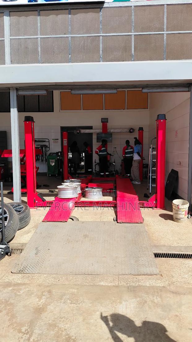 Heavy Duty 4 Post Vehicle Lifting Machine With 3d Wheel Alignment. - main view