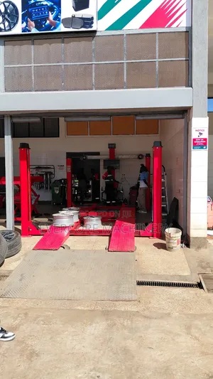 Heavy Duty 4 Post Vehicle Lifting Machine With 3d Wheel Alignment.