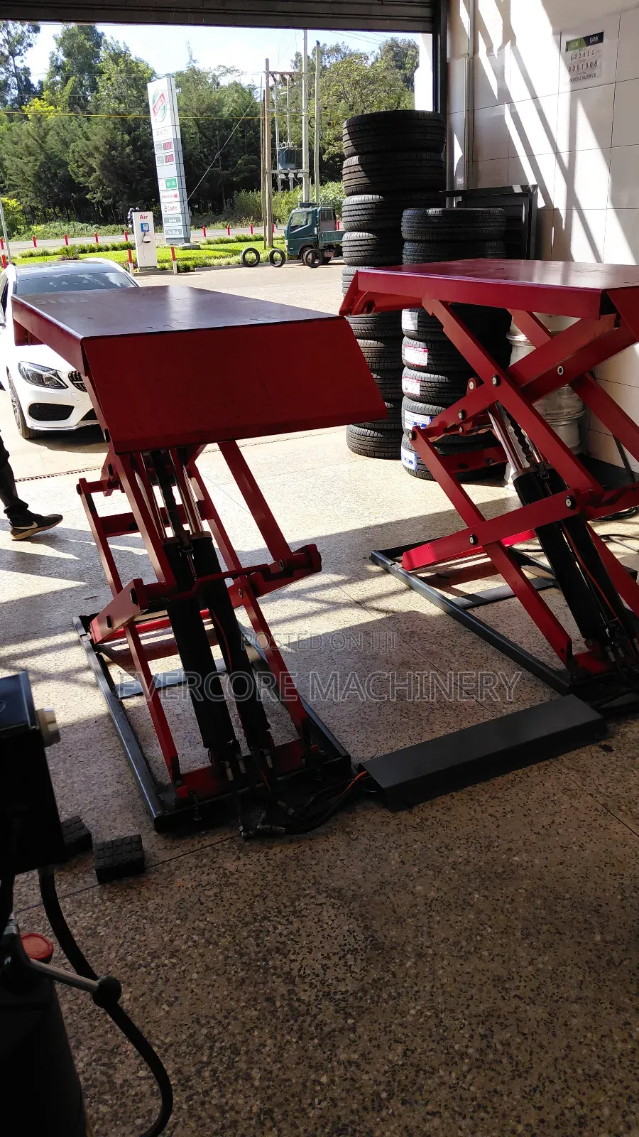 Commercial 4tonne Car Scissor Lift Machine Electric Hydraulic.