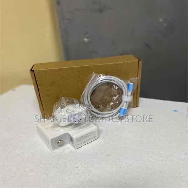 Stable Fast Charging Apple Usb-C Smart Auto Mac Book Air Power Adapter - main view