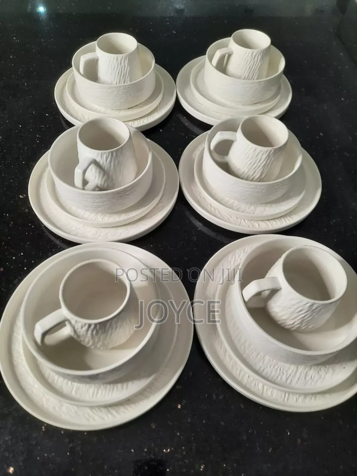 24 Pc Dinner Set