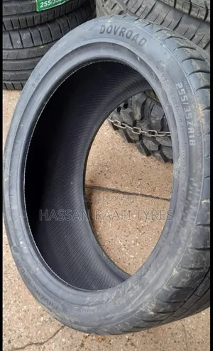 255/35r18 Dovroad Tyre
