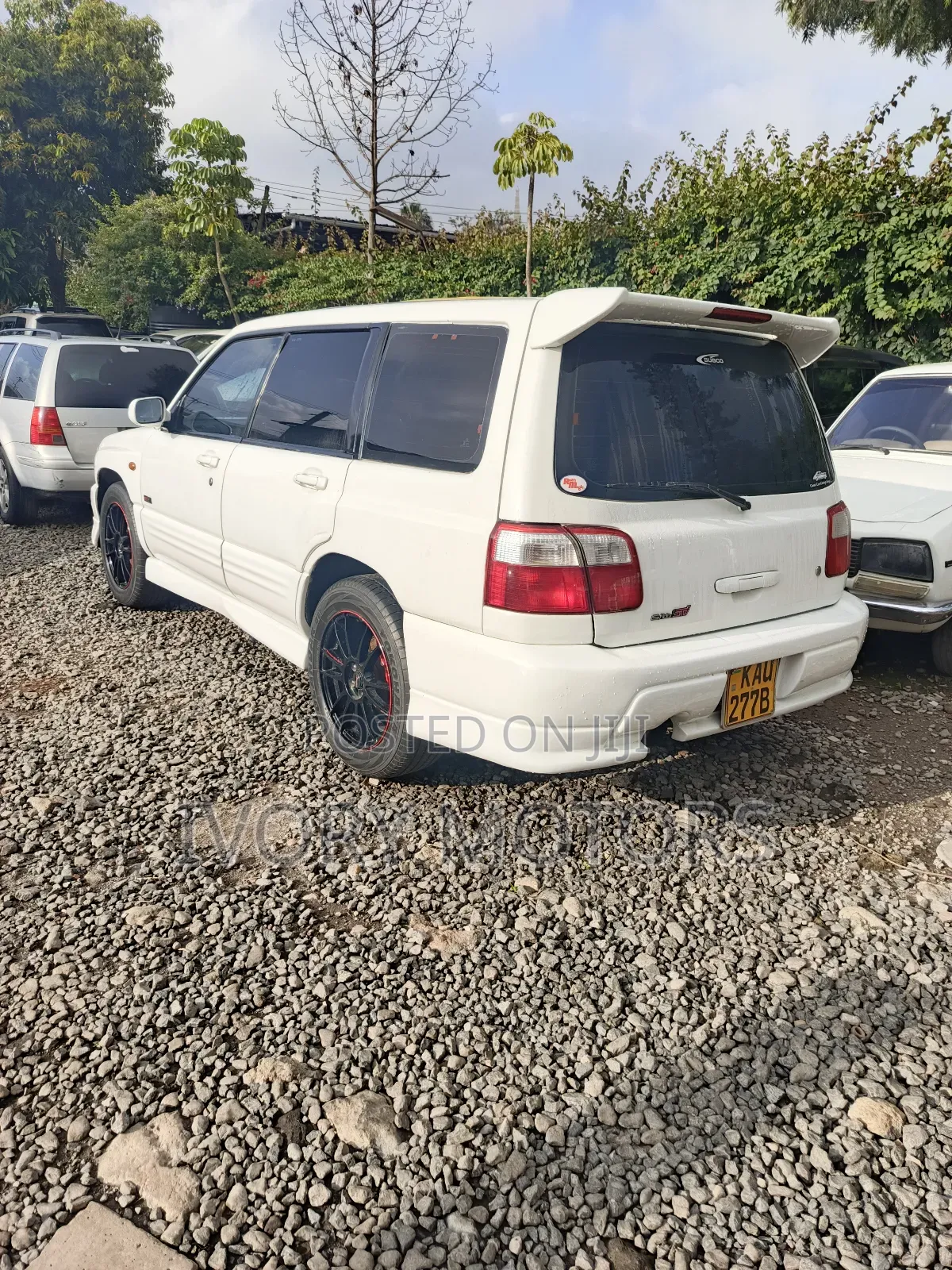 Subaru Forester 2.0 S 2000 White