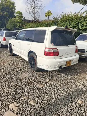 Subaru Forester 2.0 S 2000 White