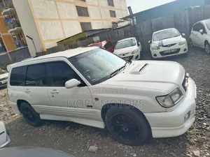 Subaru Forester 2.0 S 2000 White