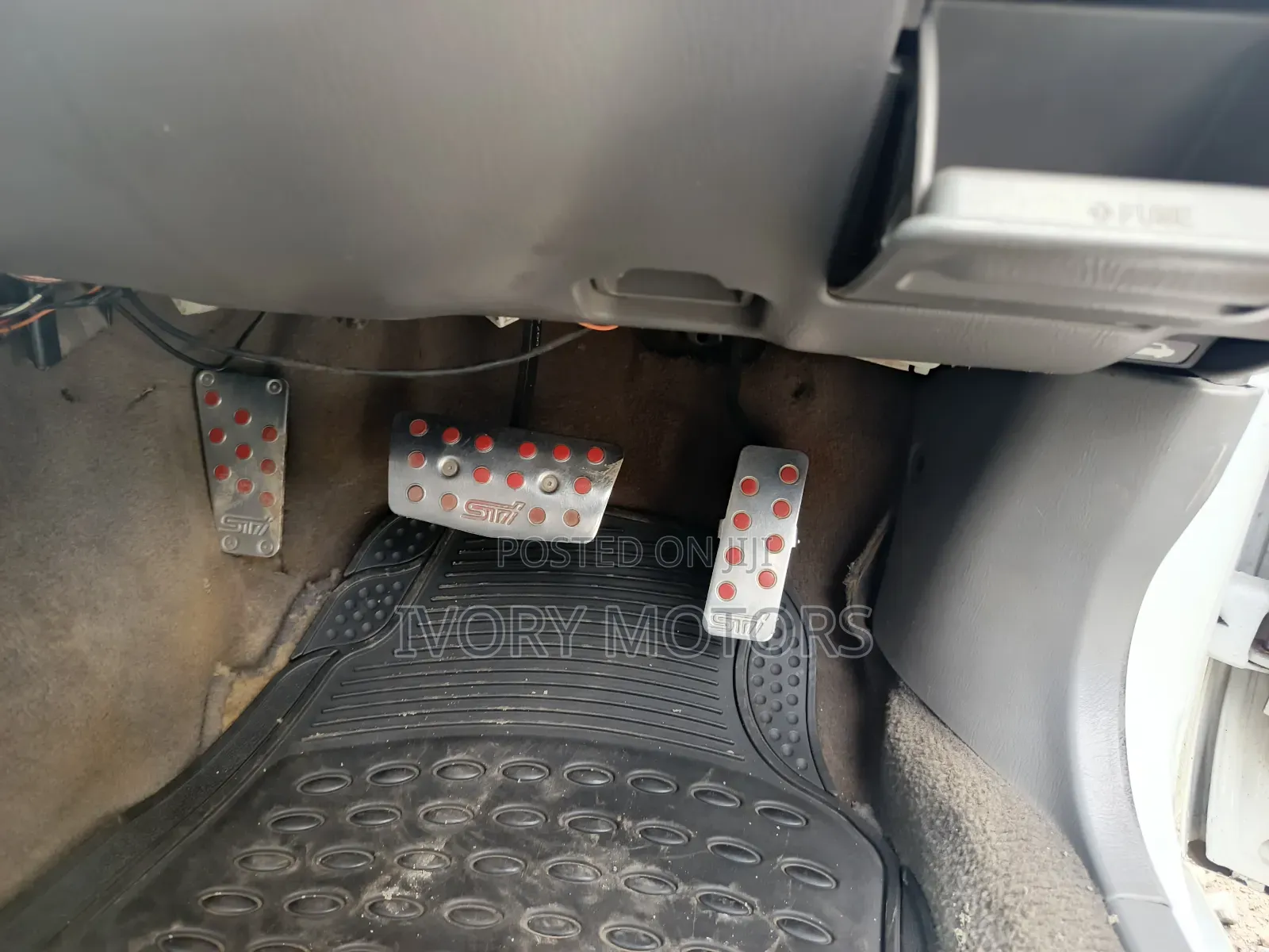 Subaru Forester 2.0 S 2000 White