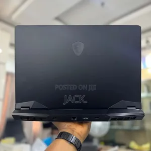 Laptop MSI Vector 16 HX AI A2XWIG 16GB Intel Core i9 SSD 1T