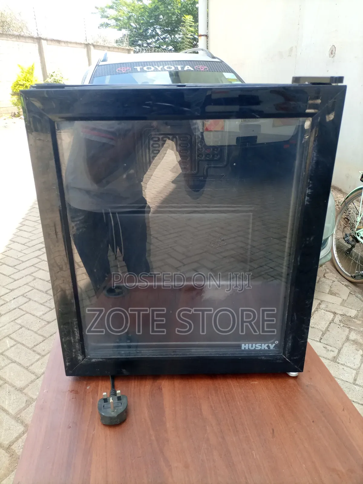 Husky Mini Display Fridge