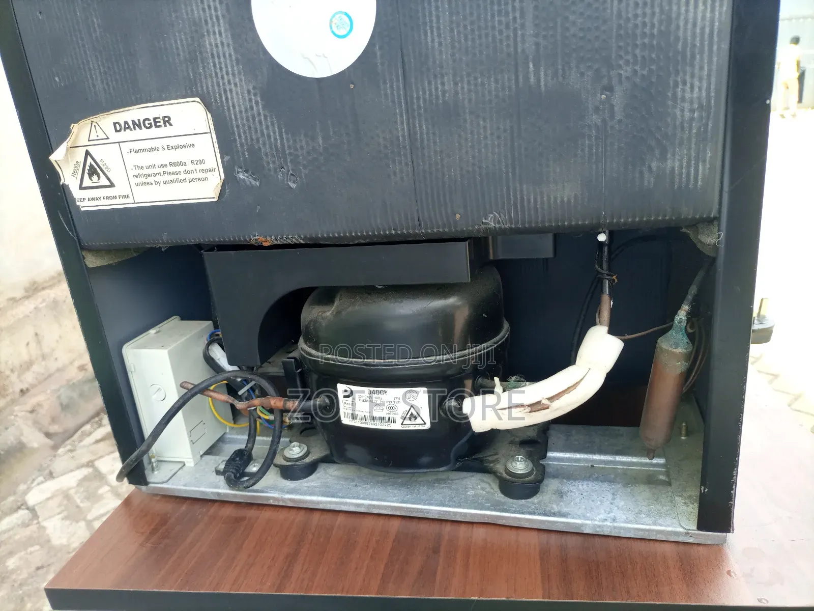 Husky Mini Display Fridge