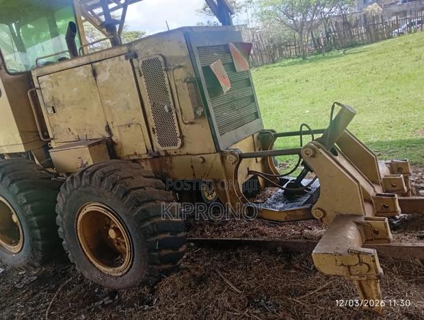 Motor Grader - thumbnail 2
