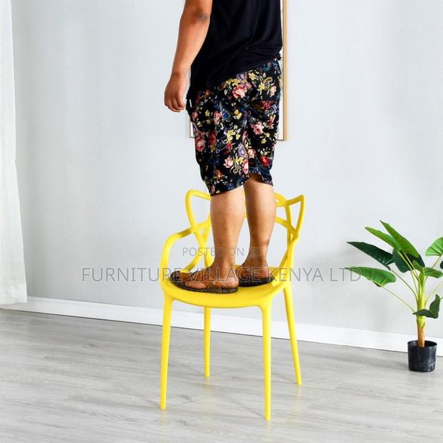 Dining Chair; Curved Back Plastic Dining Chair - thumbnail 5