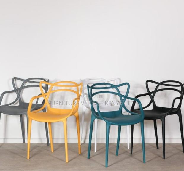 Dining Chair; Curved Back Plastic Dining Chair - thumbnail 10