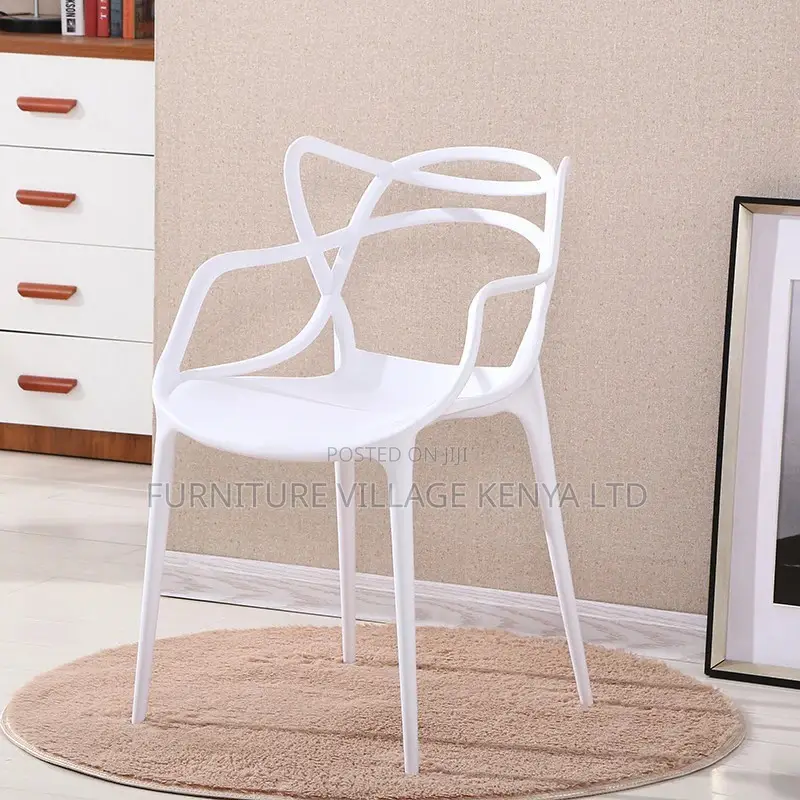 Dining Chair; Curved Back Plastic Dining Chair
