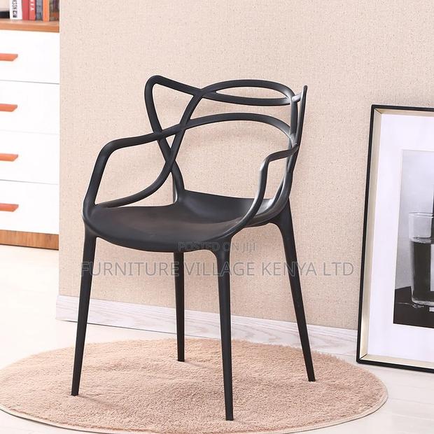 Dining Chair; Curved Back Plastic Dining Chair - thumbnail 16