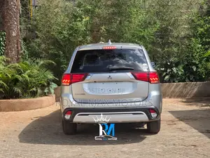 Mitsubishi Outlander 2020 Silver