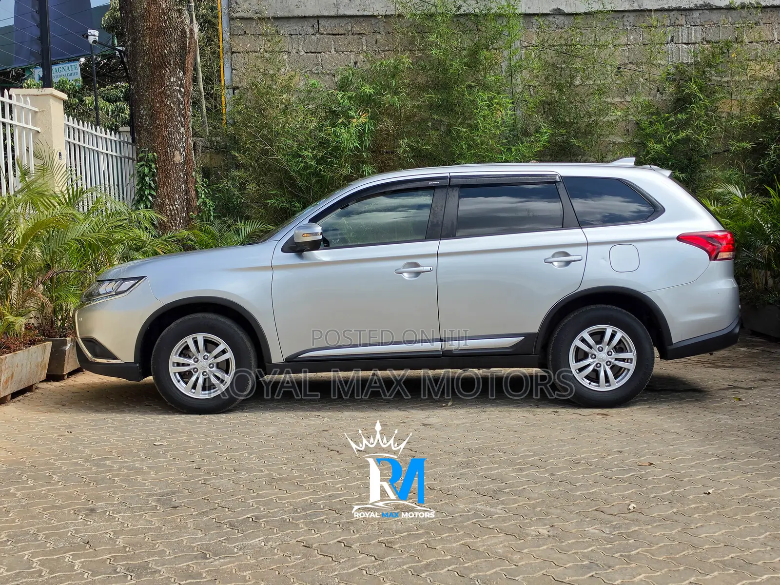Mitsubishi Outlander 2020 Silver