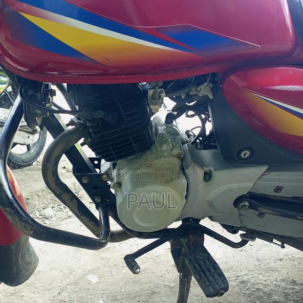 Bajaj Boxer 125 2024 Red - thumbnail 5