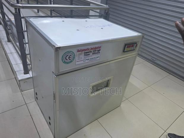 528 Eggs Automatic Incubator** - main view