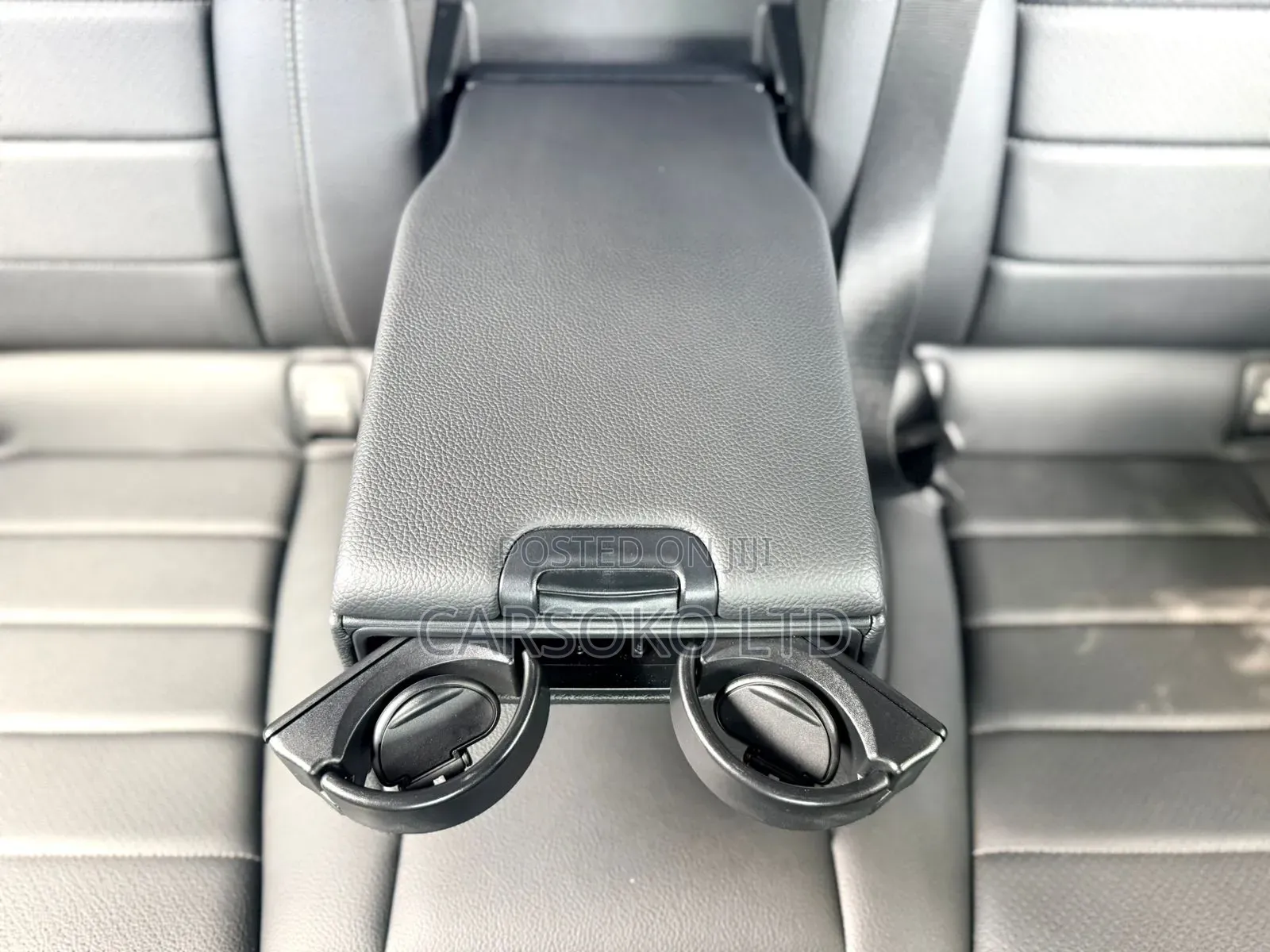 Mercedes-Benz GLC-Class GLC250 Sport Utility 4-Door (2.0L, 4cyl Turbo)