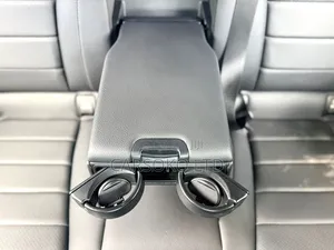 Mercedes-Benz GLC-Class GLC250 Sport Utility 4-Door (2.0L, 4cyl Turbo)