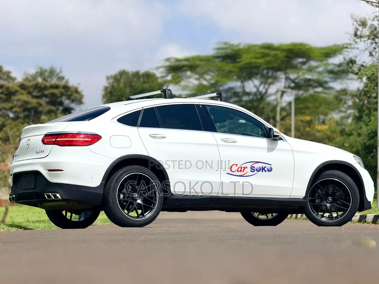 Mercedes-Benz GLC-Class GLC250 Sport Utility 4-Door (2.0L, 4cyl Turbo)