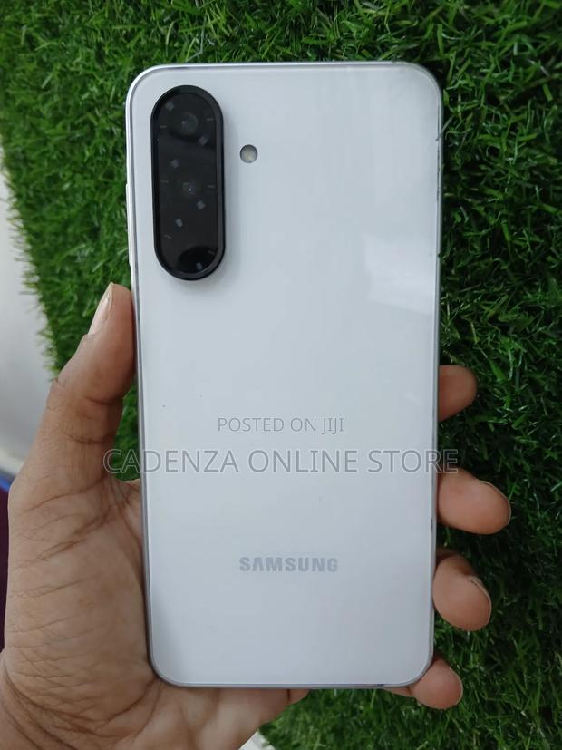 Samsung Galaxy A36 128 GB White - main view