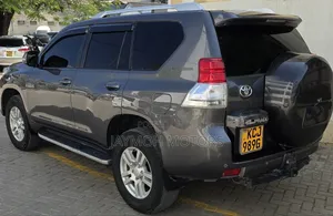 Toyota Land Cruiser Prado 2011 Gray