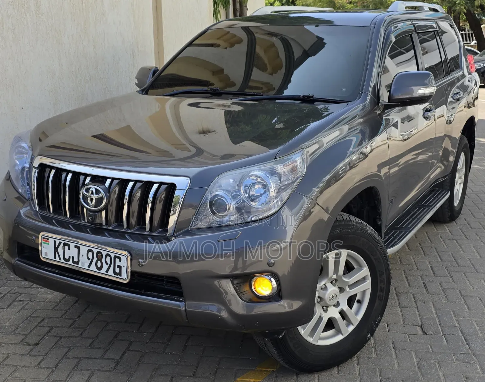 Toyota Land Cruiser Prado 2011 Gray