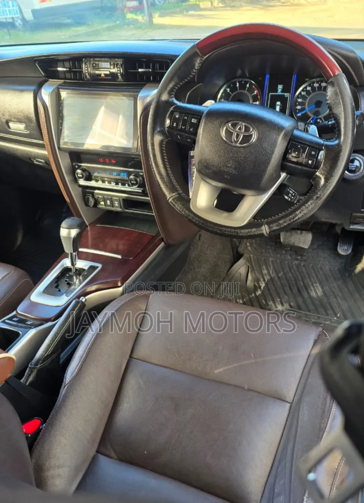 Toyota Fortuner 2019 Gold