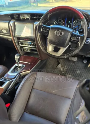 Toyota Fortuner 2019 Gold