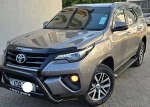 Toyota Fortuner 2019 Gold