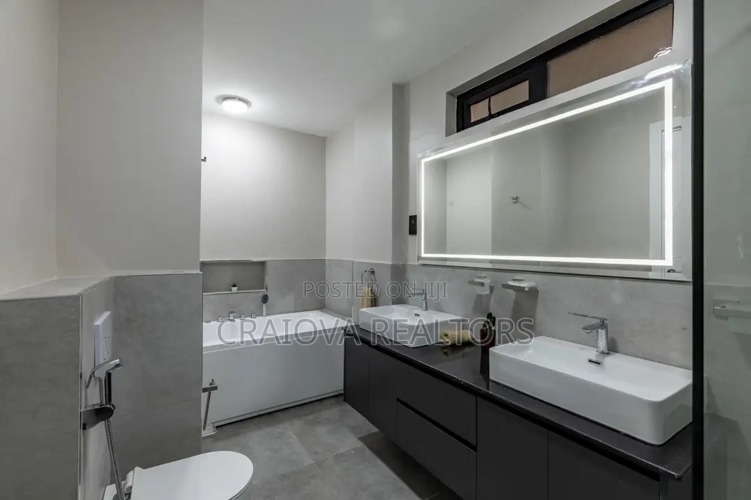 4bdrm Duplex in Spring Valley for sale