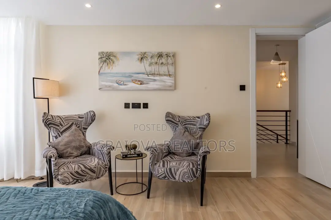 4bdrm Duplex in Spring Valley for sale