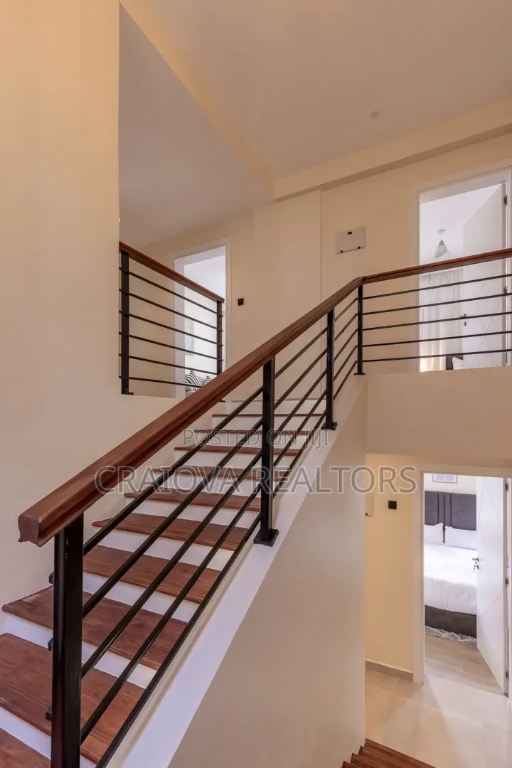 4bdrm Duplex in Spring Valley for sale